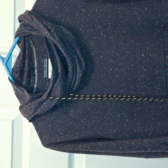 Columbia Hoodie - Picture 2 of 8